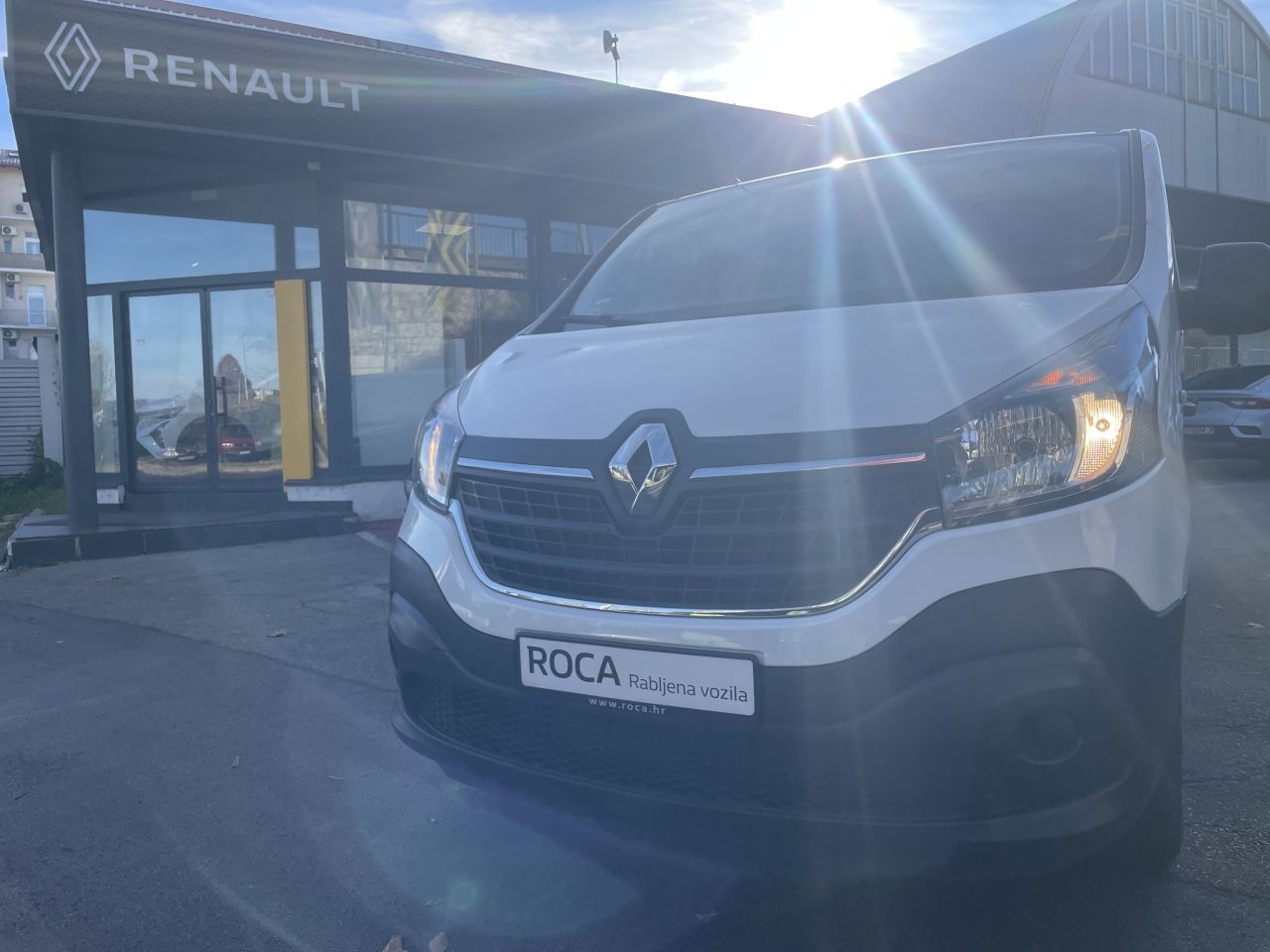 renault trafic furgon 2,0 dci 120 l2h1p2 - slika 2