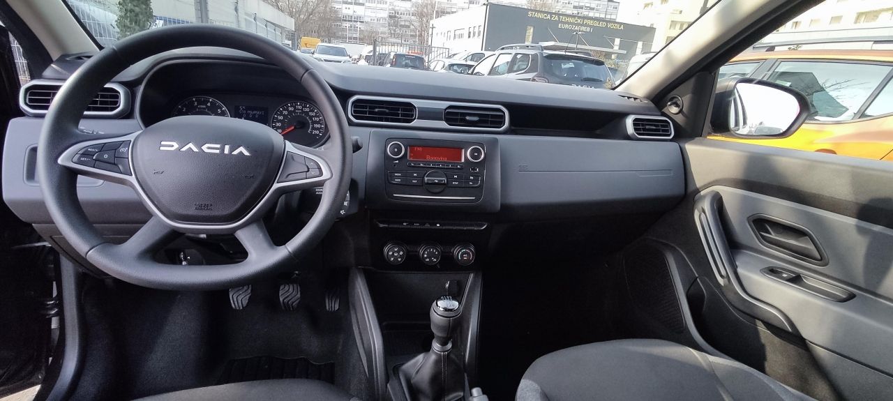 dacia duster 1,0 tce 90 essential - slika 4