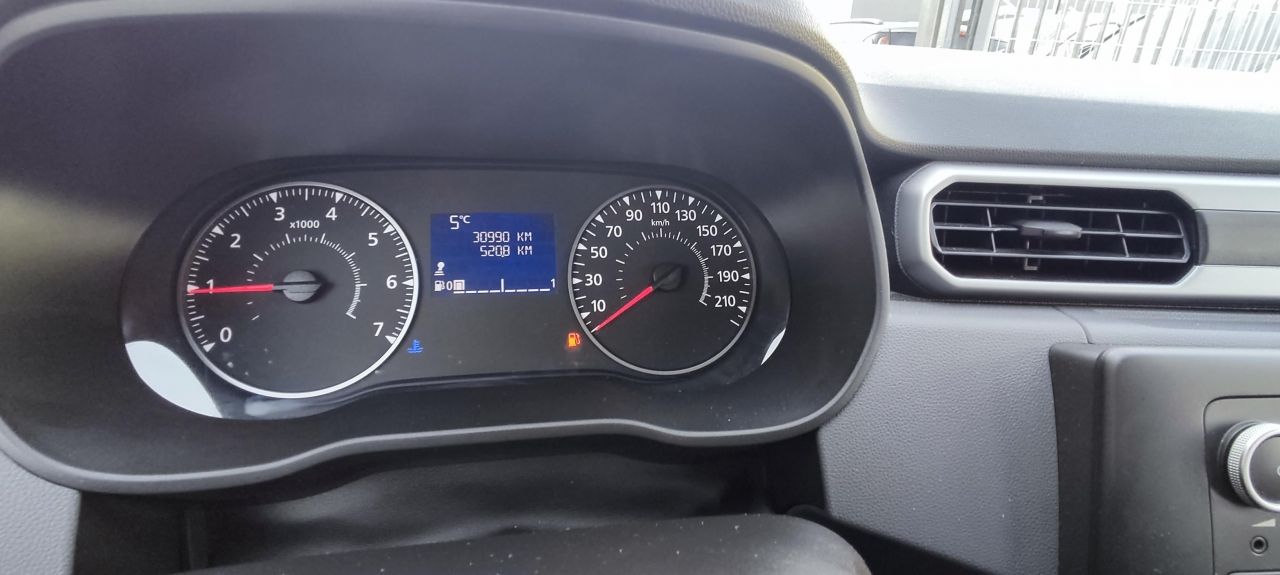 dacia duster 1,0 tce 90 essential - slika 5