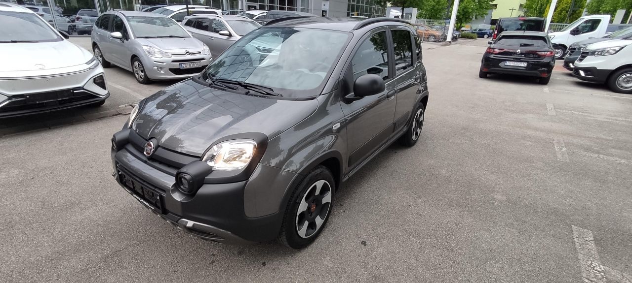 Fiat Panda 1,0 BSG Hybrid City Cross - Zagreb