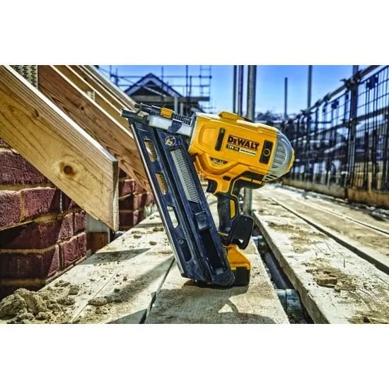dewalt aku xr pištolj za čavle - čavlerica - slika 3