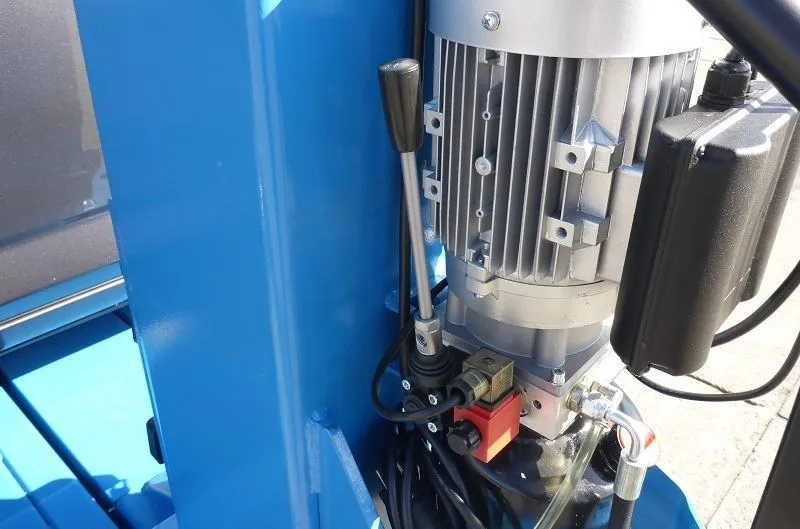 jednostupna dizalica 2,5t 220v - slika 8