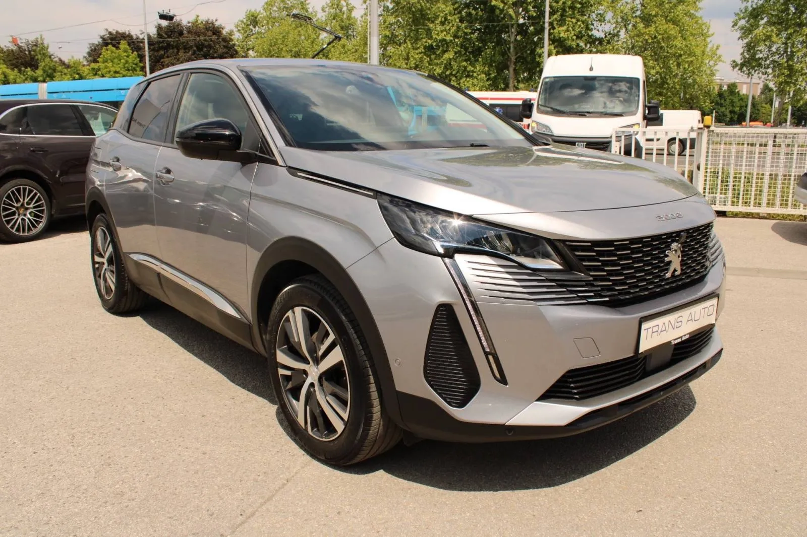 peugeot 3008 1.2 puretech allure *navigacija, led, kamera* - slika 3