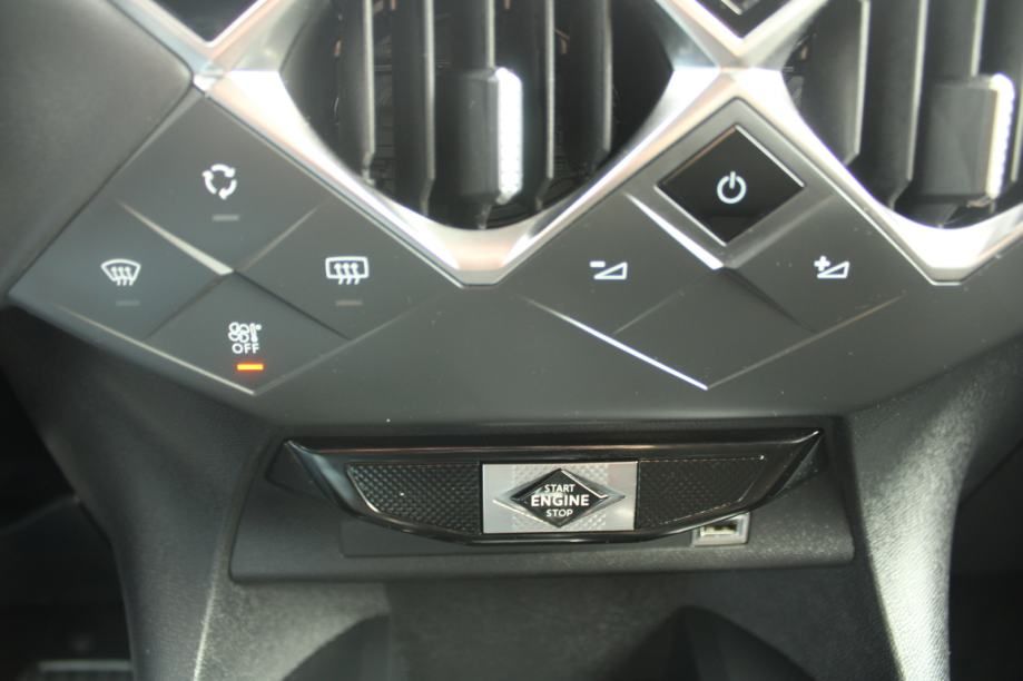 ds ds3 crossback 1.2 puretech automatik *navi, led* - slika 17