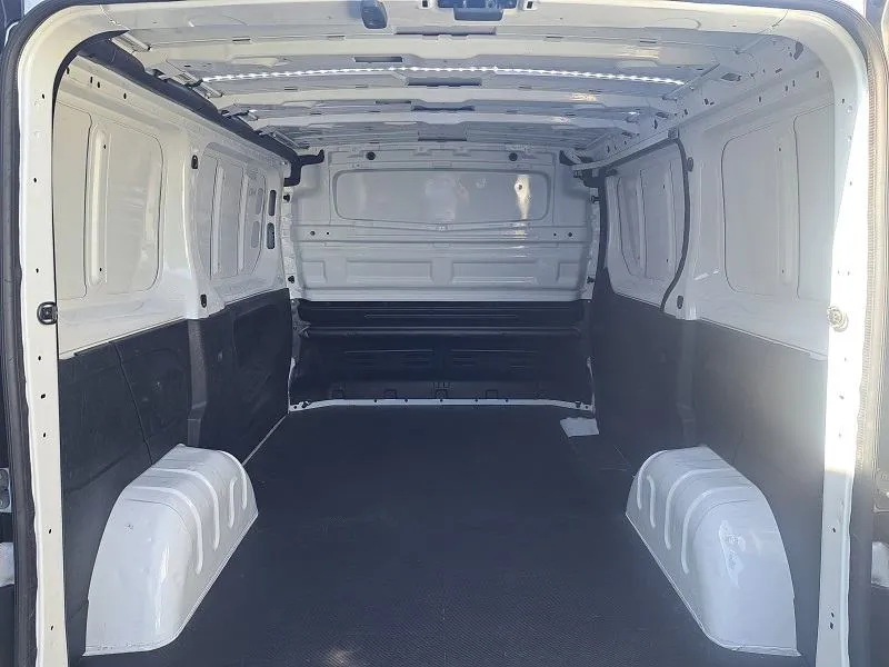 renault trafic 2.0 dci*120ks*klima*park.kamera* - slika 8