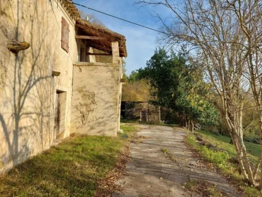 cerovlje, istarska kamena kuća s pogledom na zelenilo - slika 2