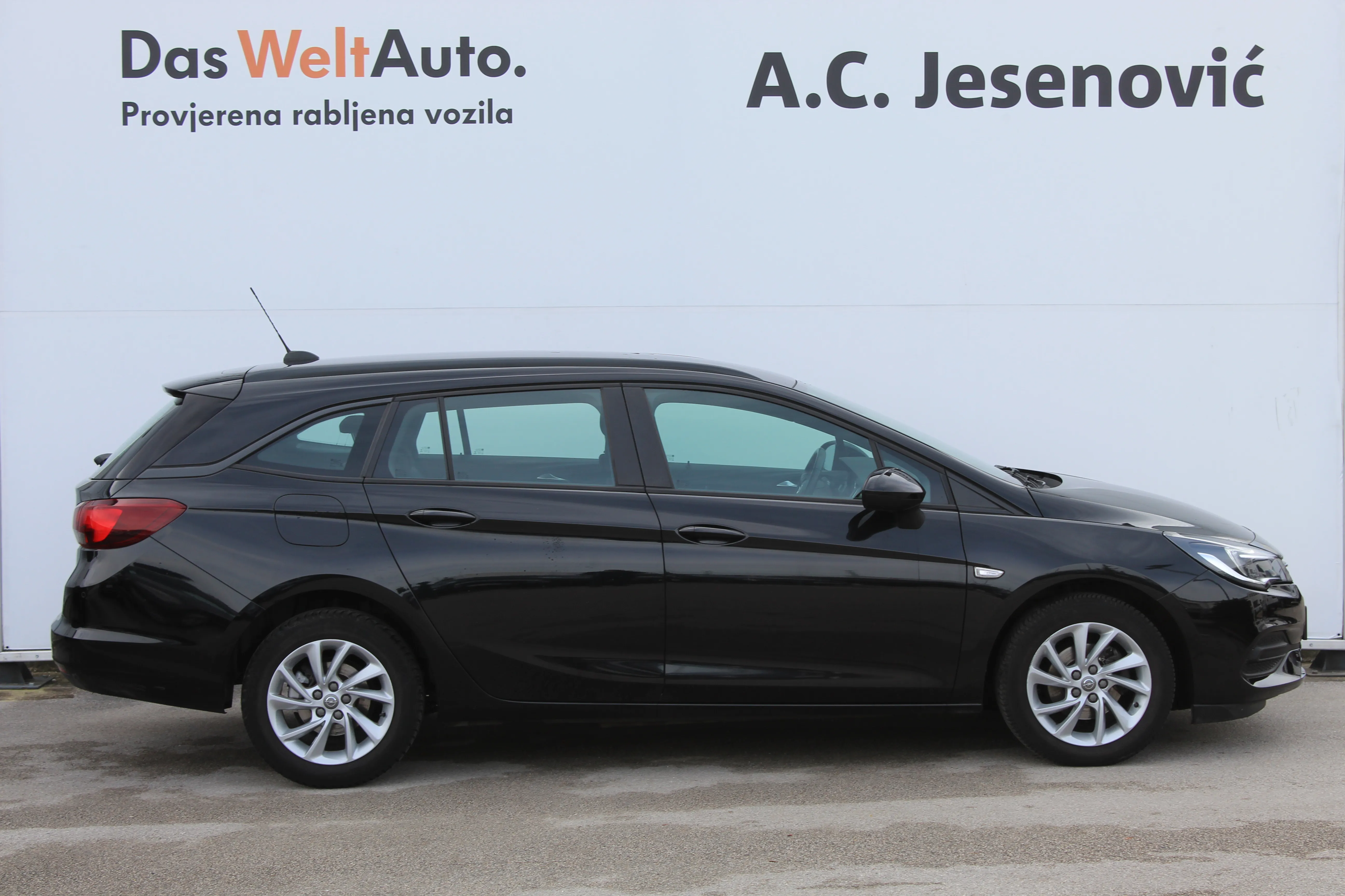 13088 opel astra sports tourer 1,2 turbo astra - slika 4