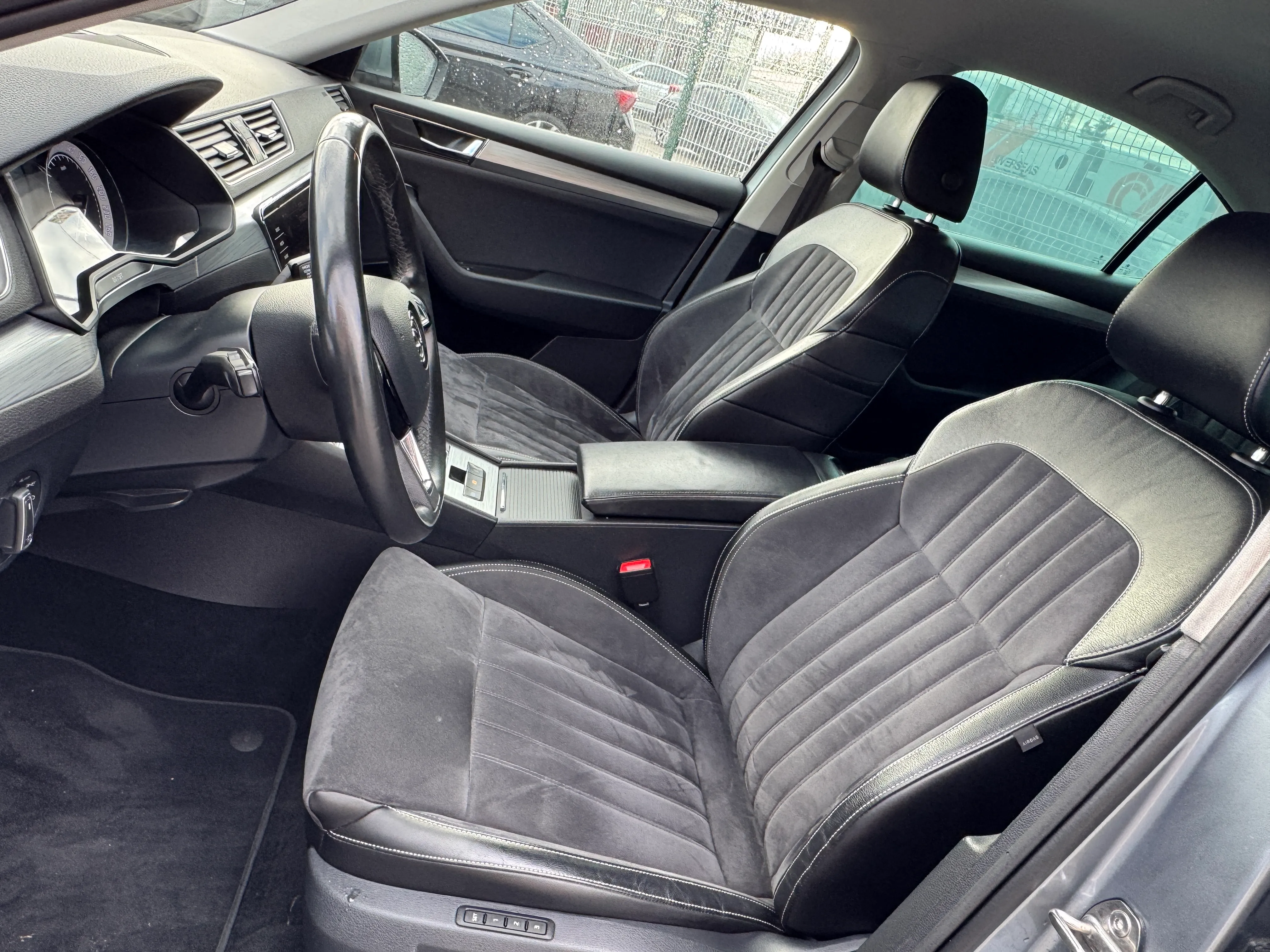 škoda superb 2,0 tdi dsg business - slika 7