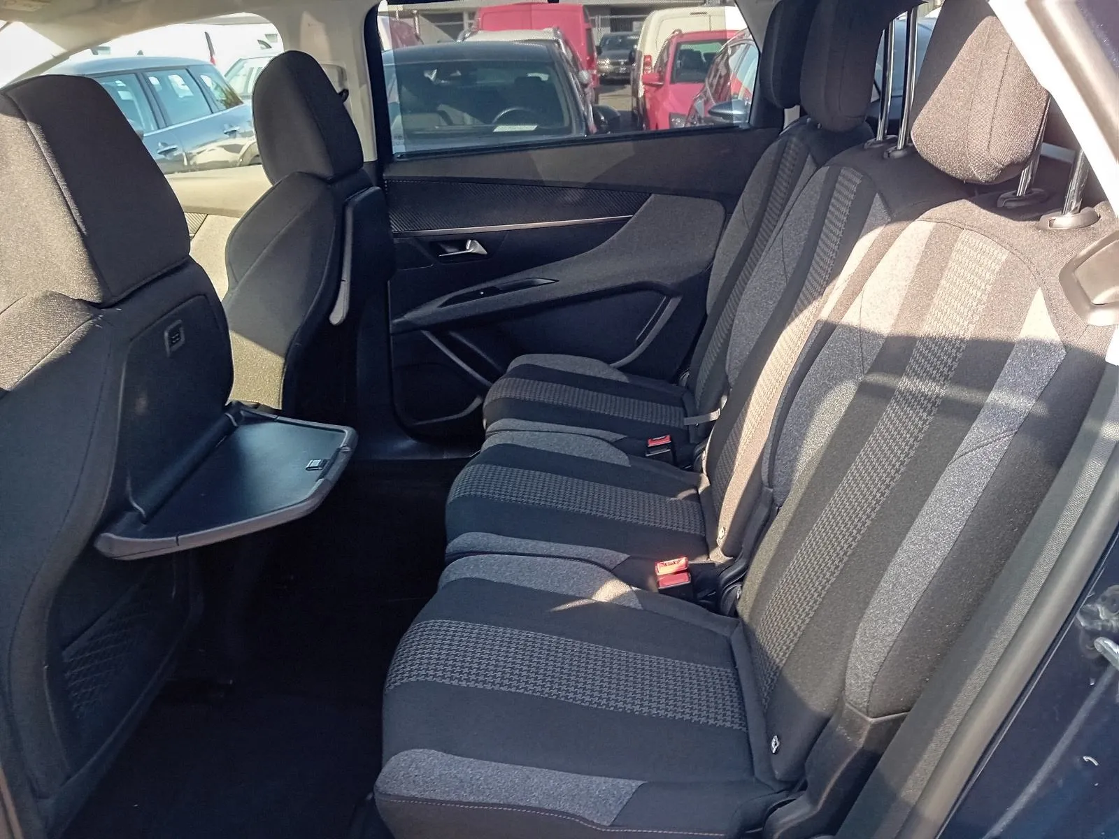peugeot 5008 1,5 bluehdi automatik,do 2 godine jamstva,u sustavu pdv-a - slika 9