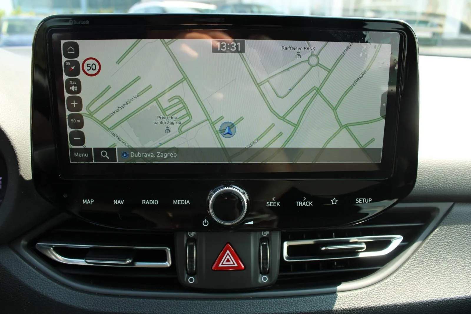 hyundai i30 karavan 1.0 t-gdi automatik *navigacija,kamera* - slika 18