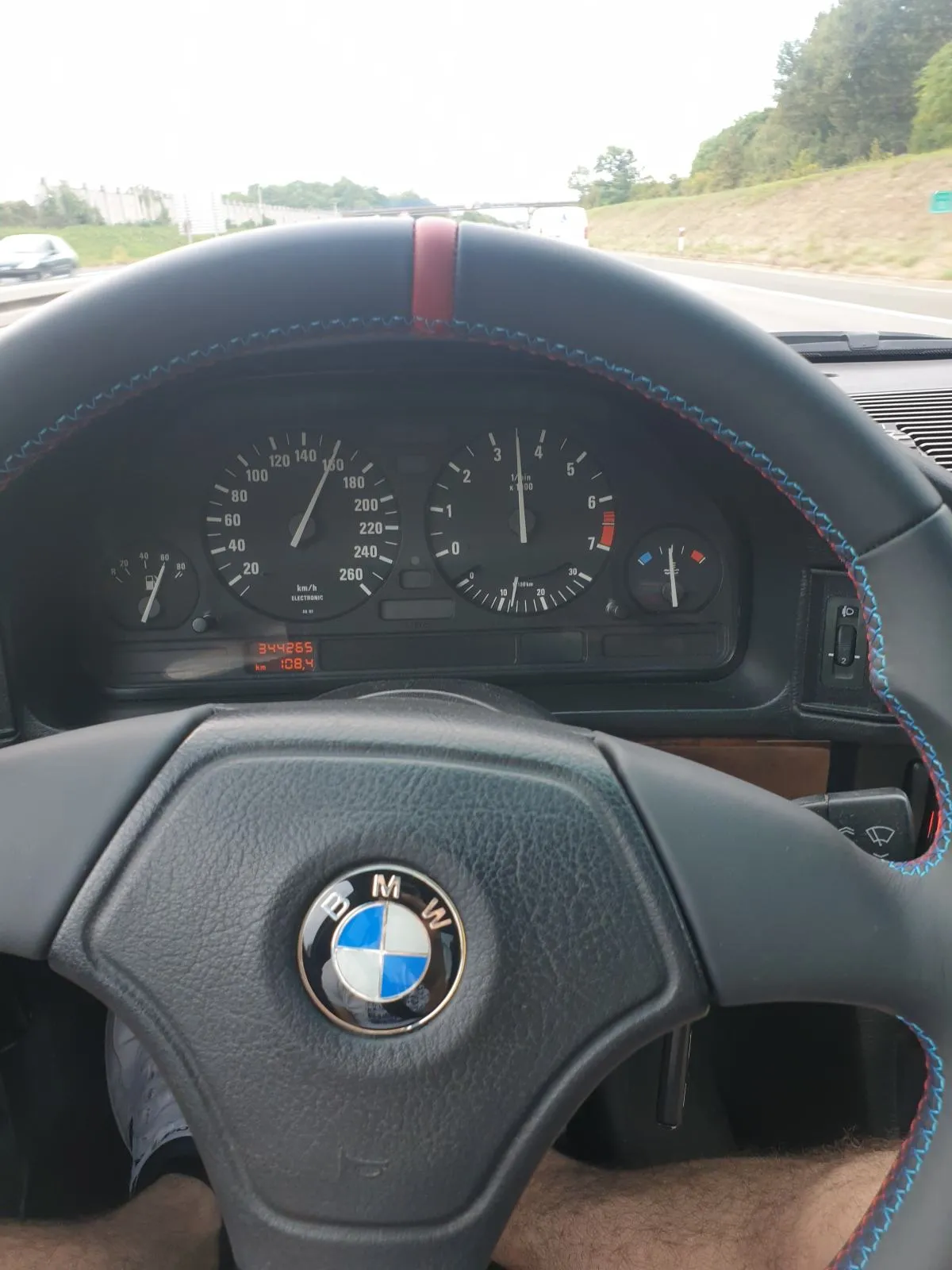 bmw e34 525i m sport - slika 18