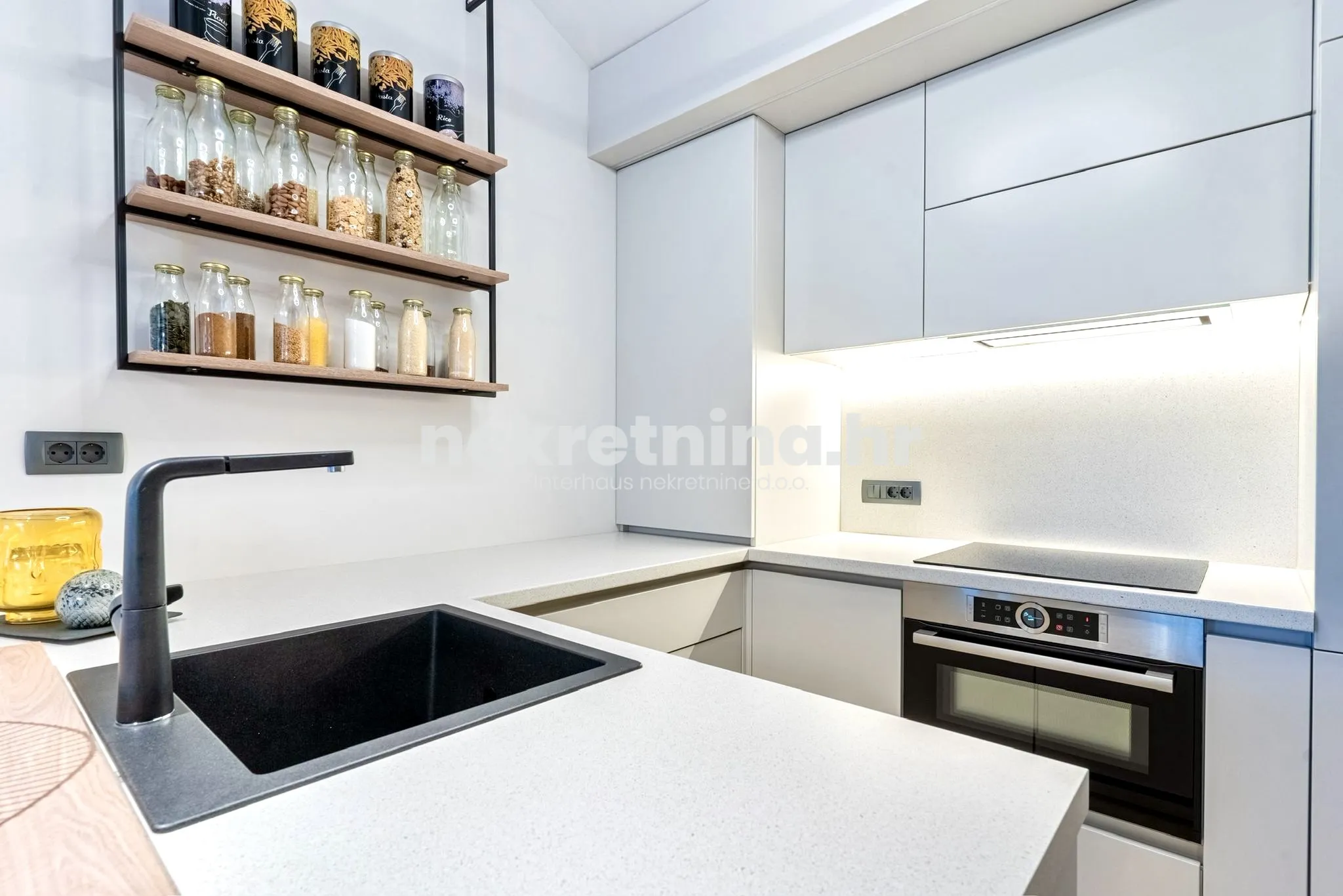 prodaja- trosobni stan: prvi red d mora cres, 106.7m2 - slika 9