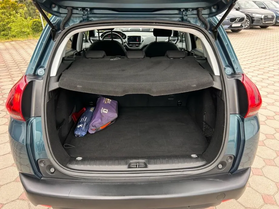 peugeot 2008 1,2 benzin 2018.,allure, reg:17.01.2027.,servisna, navi - slika 14