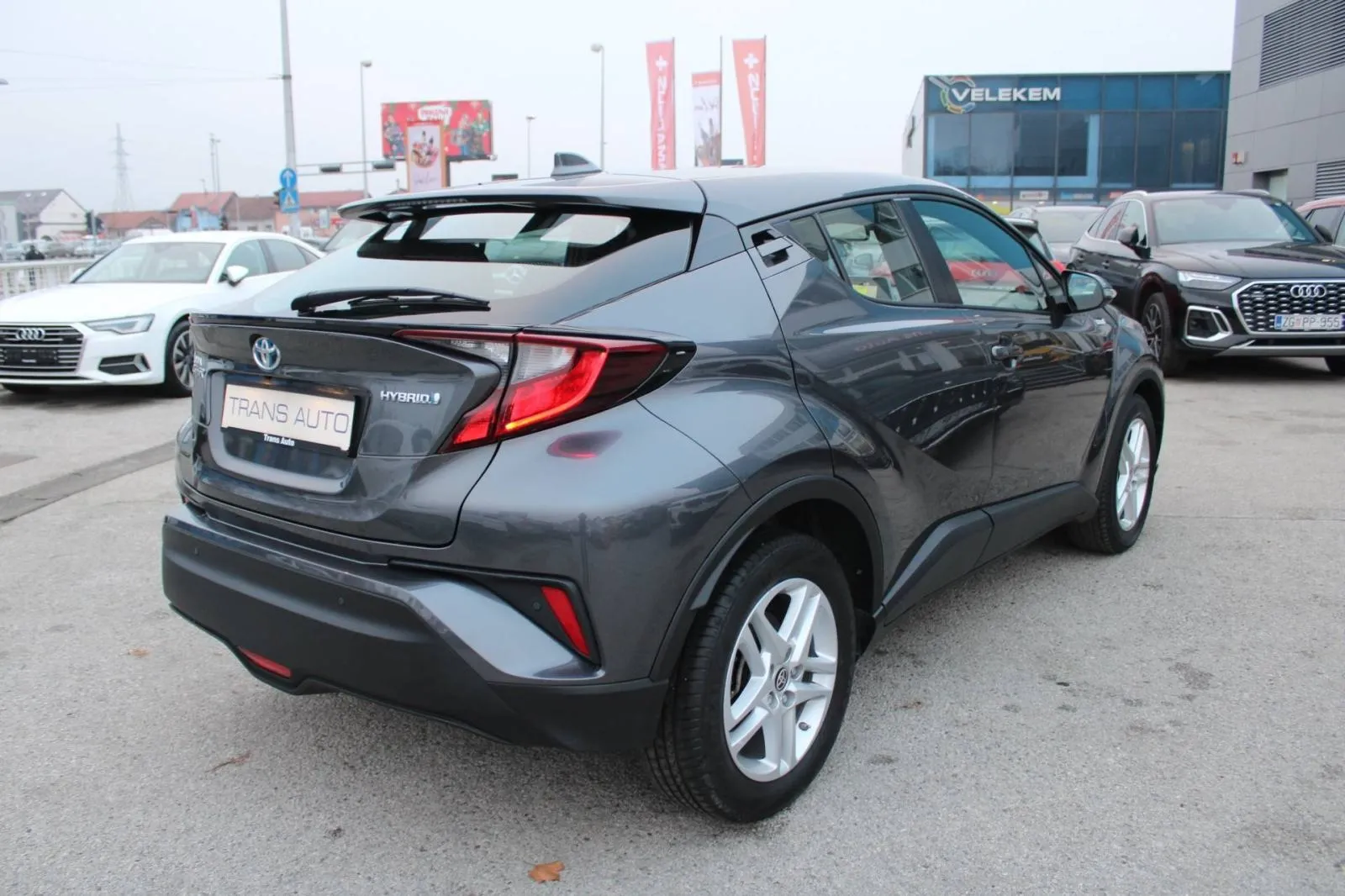 toyota c-hr 1.8 hybrid automatik *led, navigacija, kamera* - slika 5