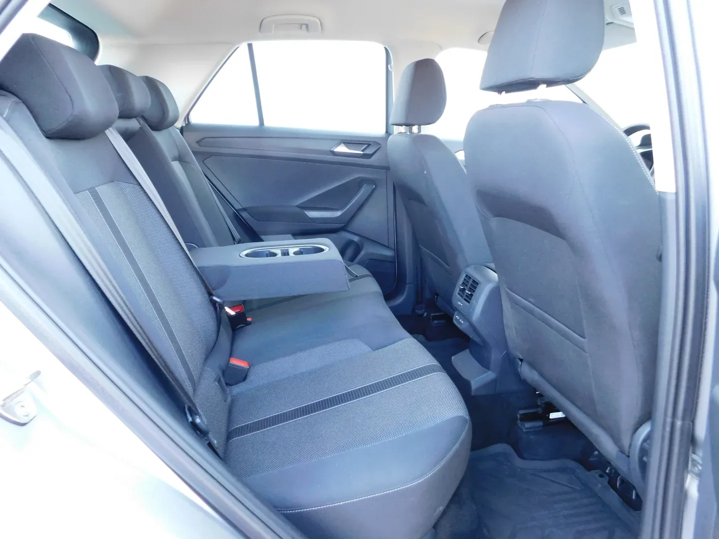10452 volkswagen t-roc 1.0 tsi life - slika 13