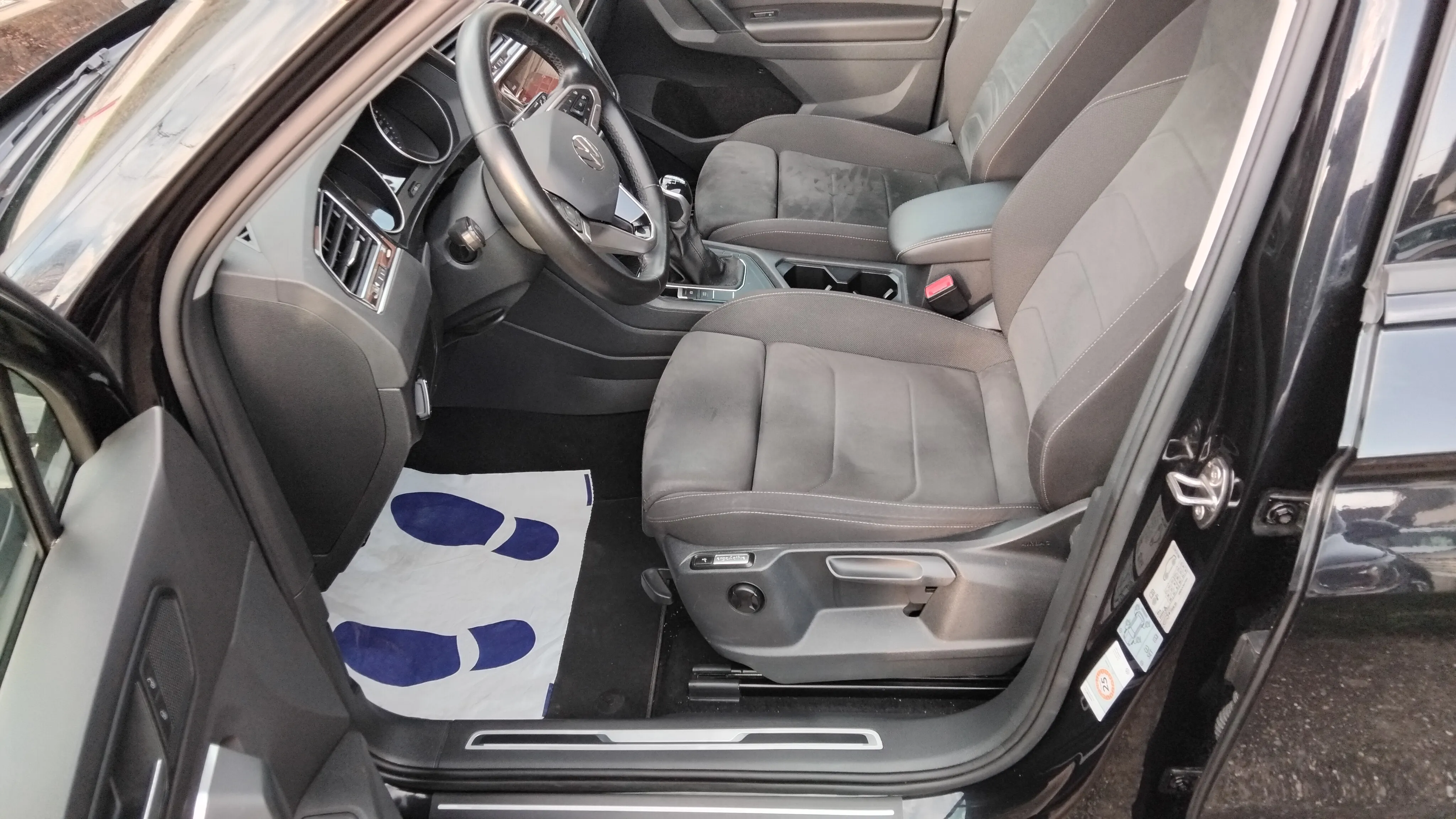 vw tiguan 2,0tdi highline oprema 2022god. - slika 11