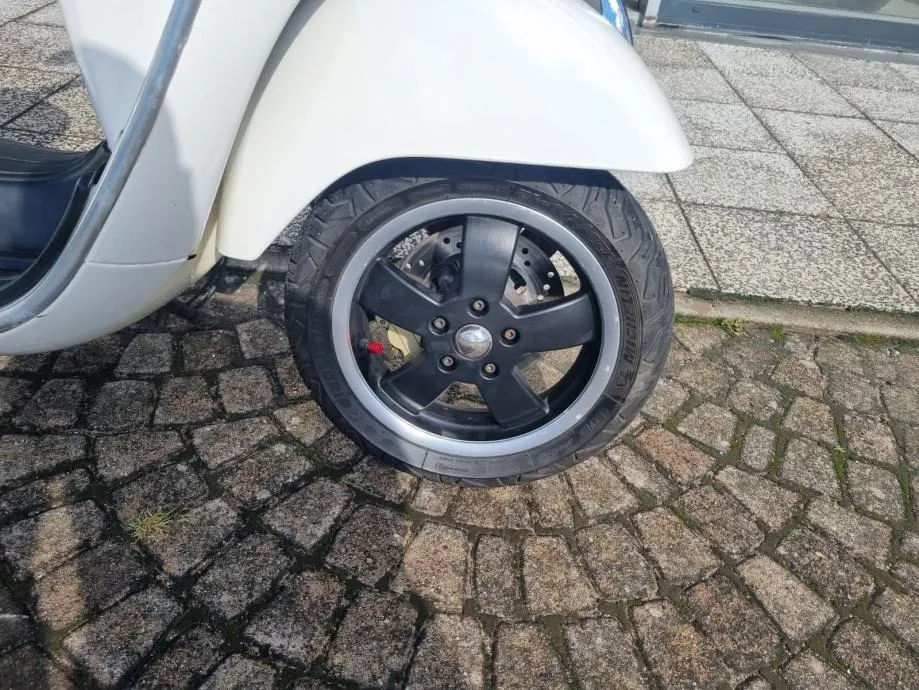 piaggio vespa gts 300 super, 2013 god. - slika 15