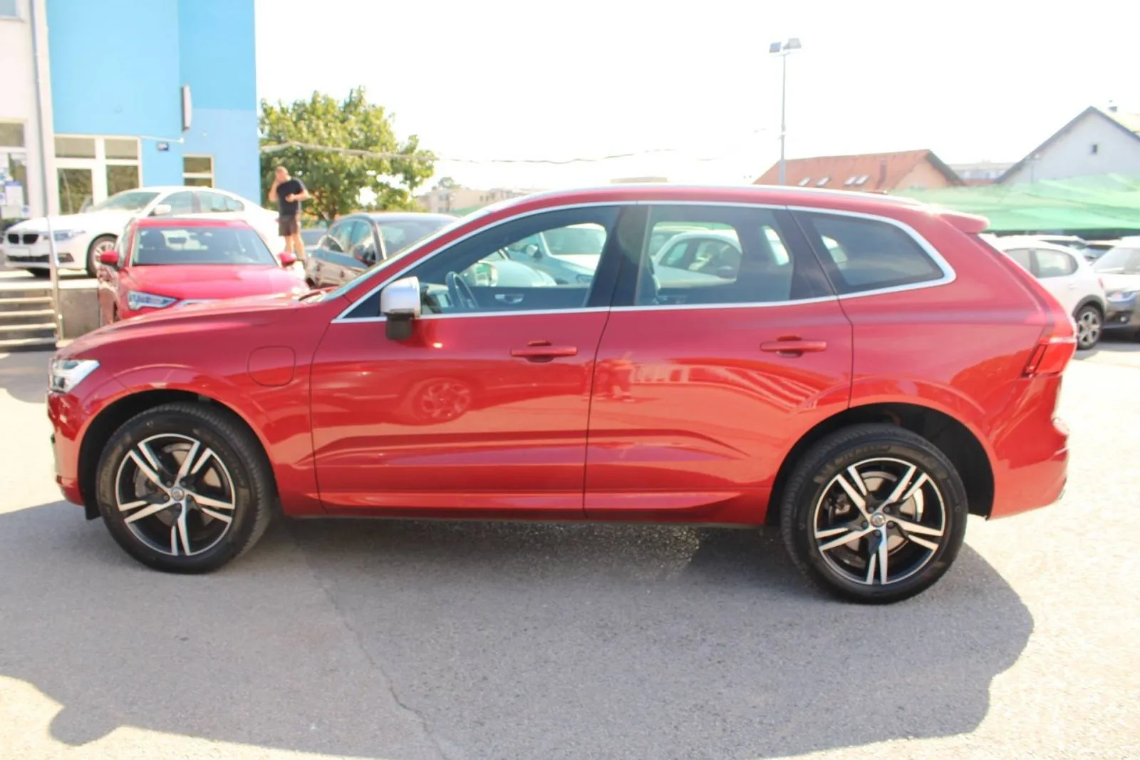 volvo xc60 t8 recharge awd r-design *panorama, led, navigacija* - slika 8