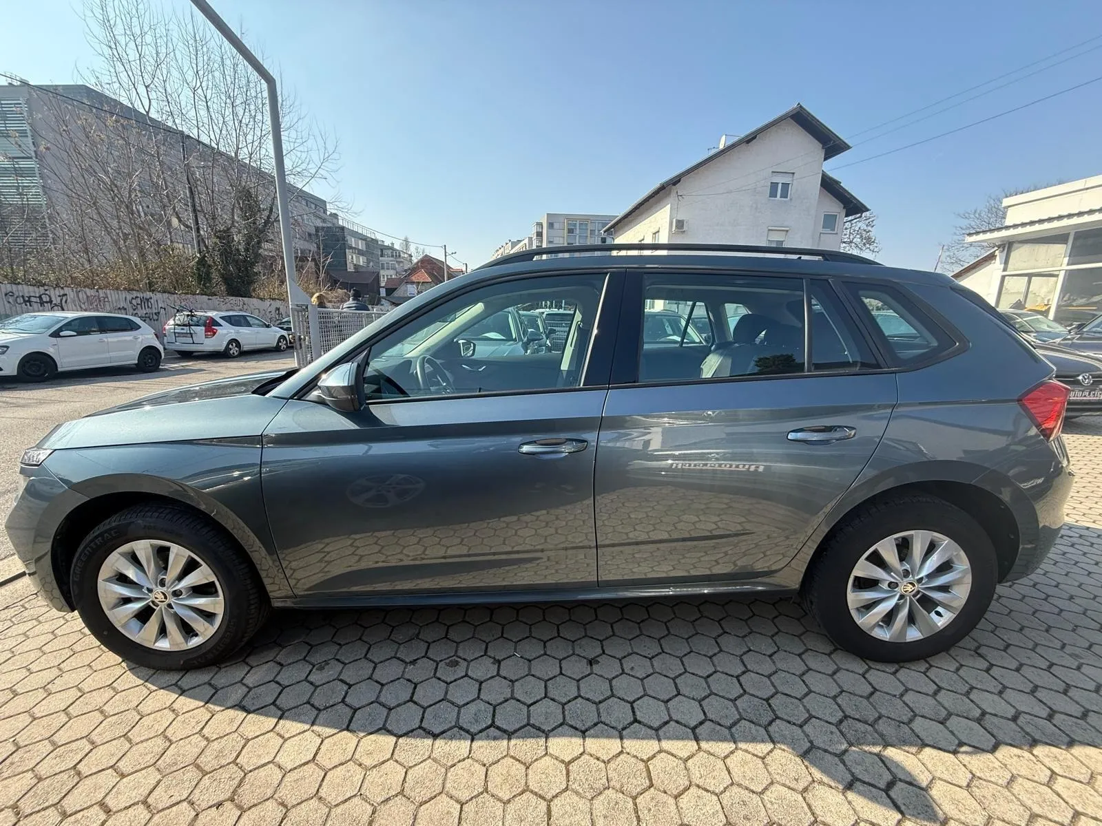 škoda kamiq 1,0 tsi, pdc, navi, tempomat, 4x garancija!!! - slika 2