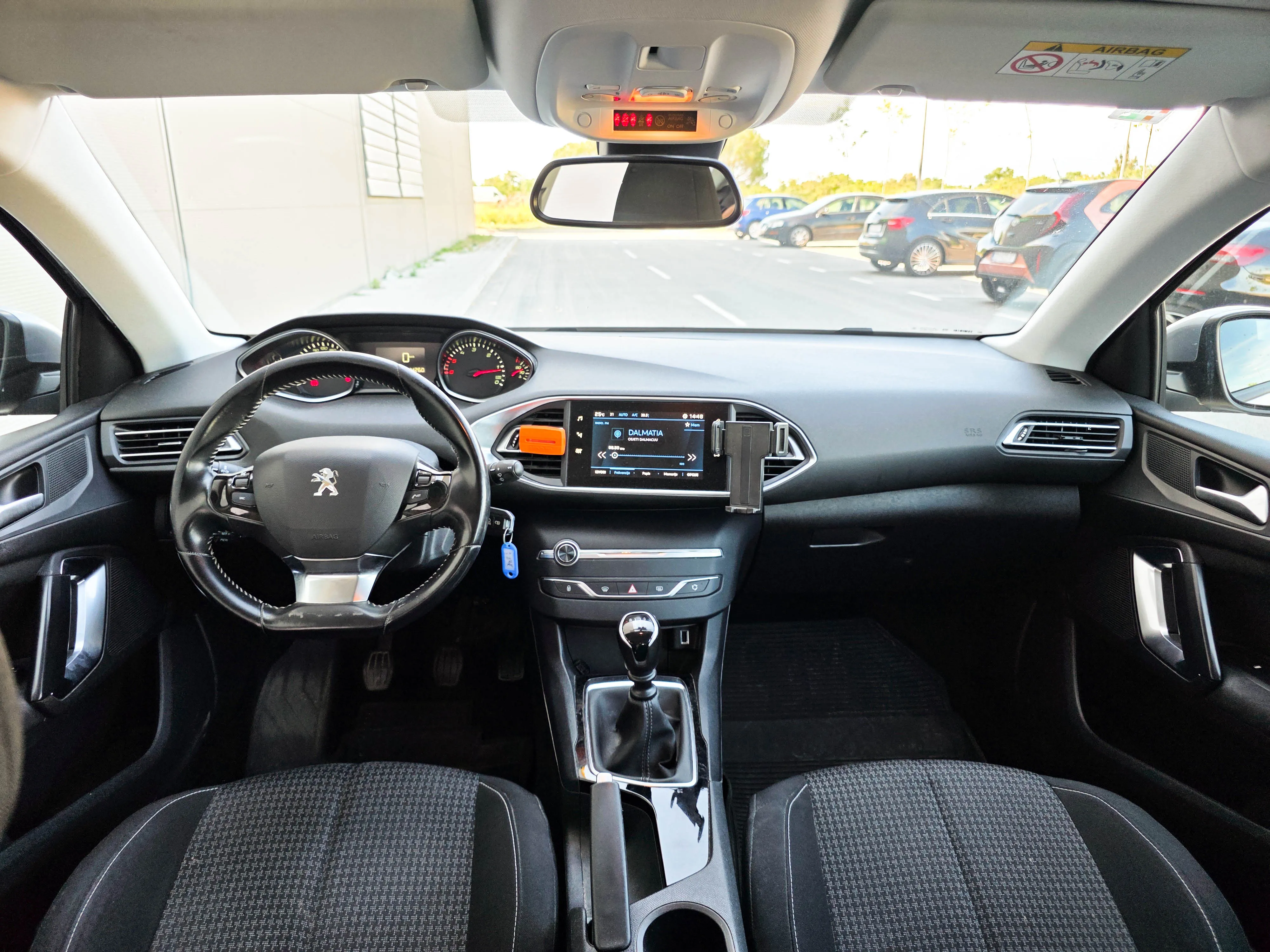 peugeot 308 1,5bluehdi |hr auto |novi lanac |2seta guma| serv |jamstvo - slika 13