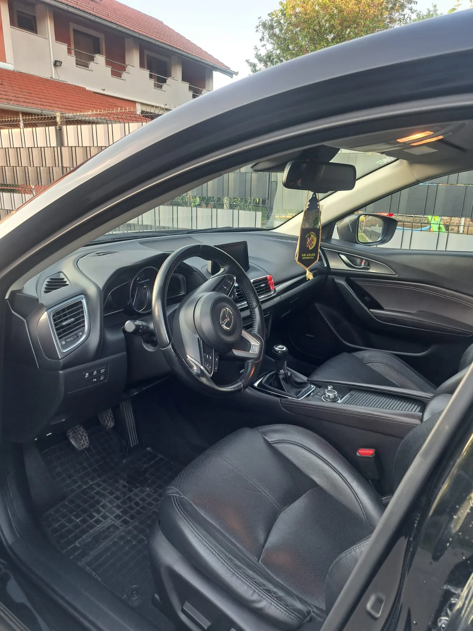 prodaje se mazda 3 revolution top - slika 9