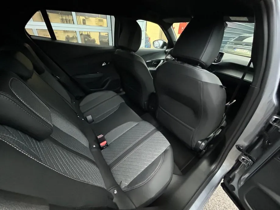 peugeot 2008 allure puretech 100 - slika 12