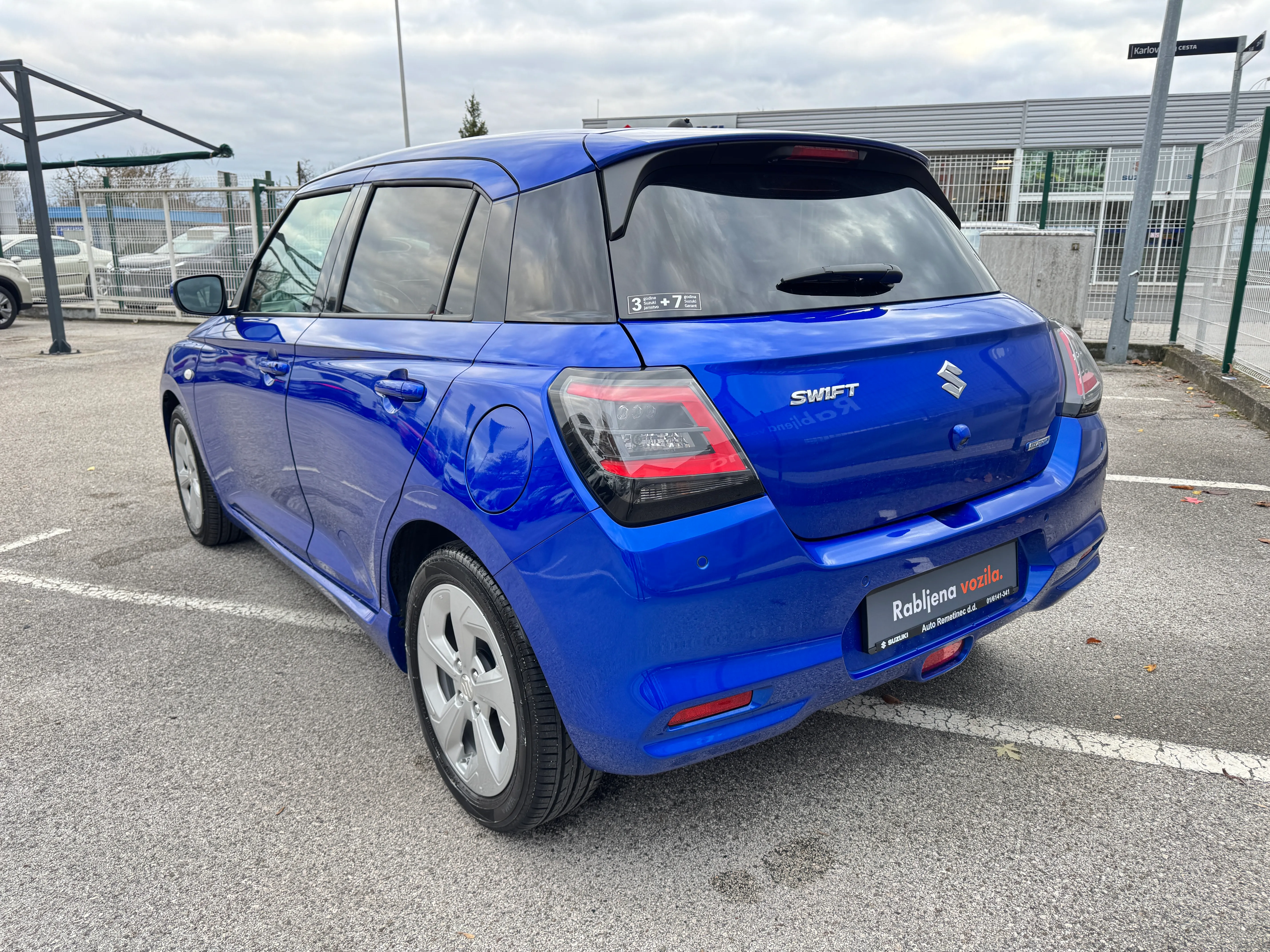 suzuki swift 1,2 gl+ hybrid - slika 6