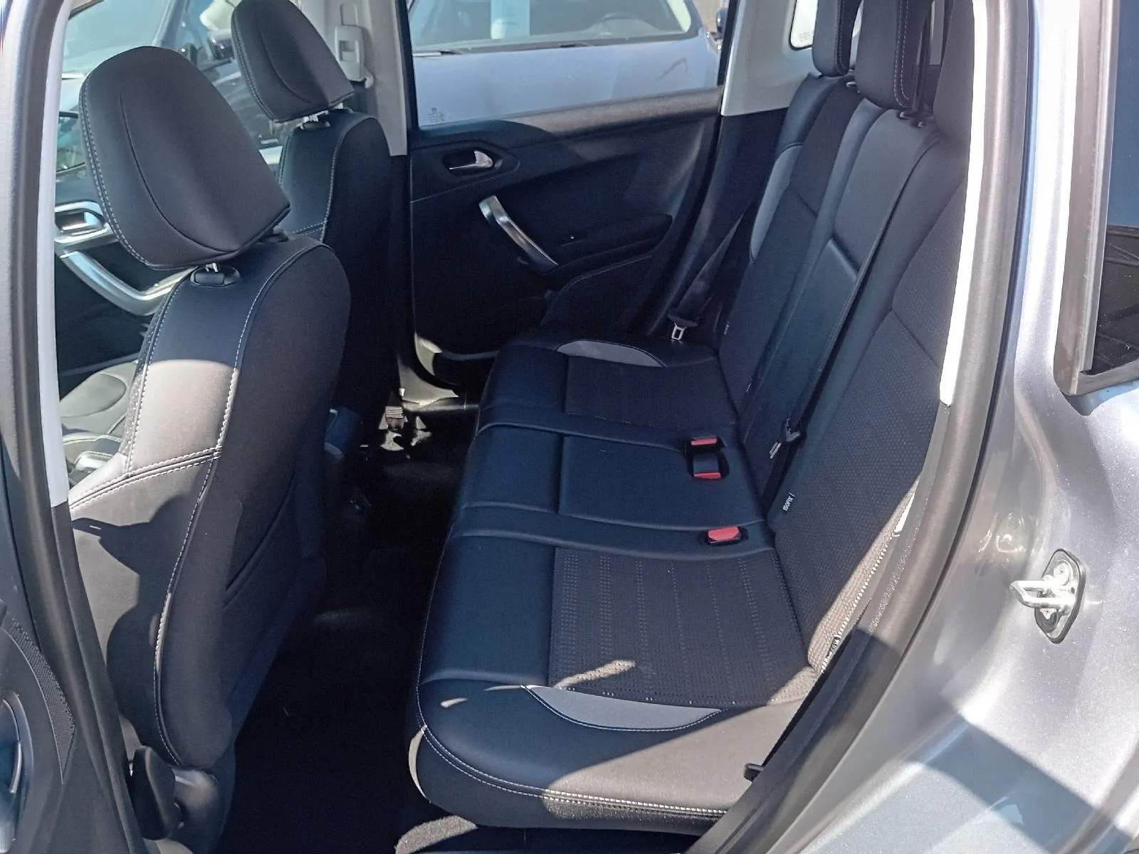 peugeot 2008 1,5 bluehdi,do 2 godine jamstva,u sustavu pdv-a. - slika 4