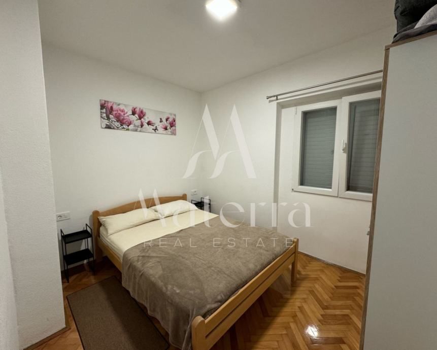 novouređena kuća sa 6 apartmana, plaža 350m (prodaja) - slika 11