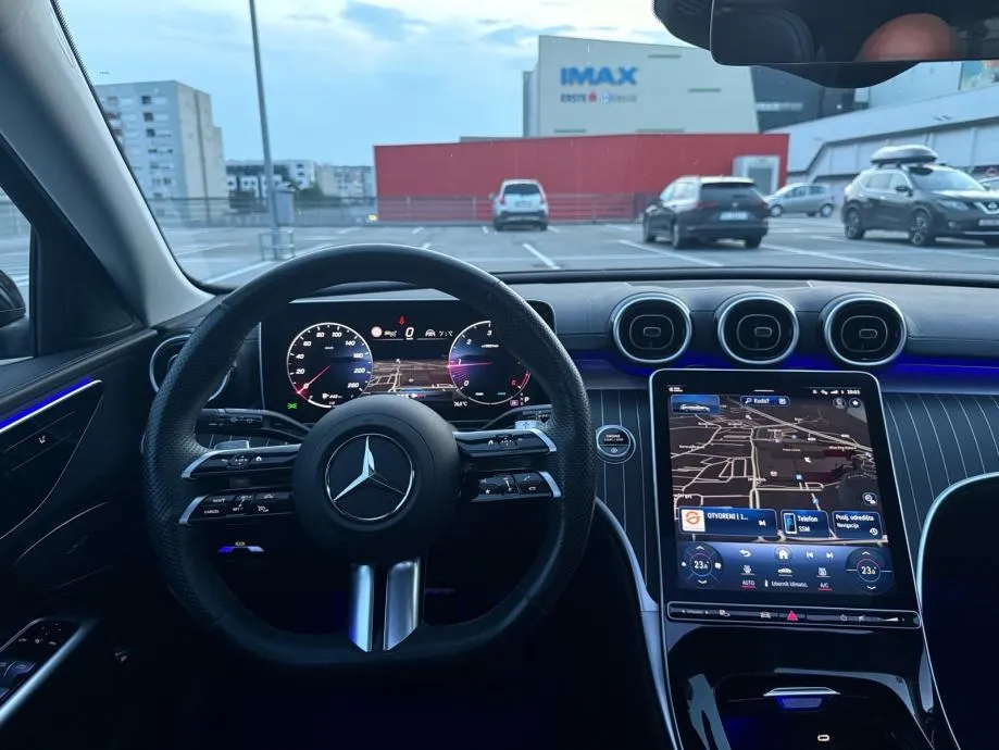 mercedes-benz c200d t amg line *pano, vrhunsko stanje, 2 seta kotača* - slika 10