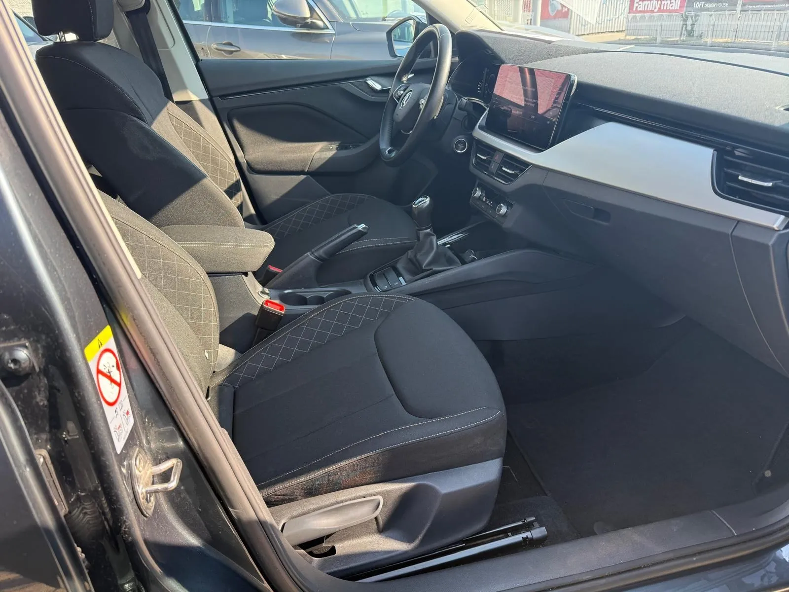 škoda kamiq 1,0 tsi, pdc, navi, tempomat, 4x garancija!!! - slika 14