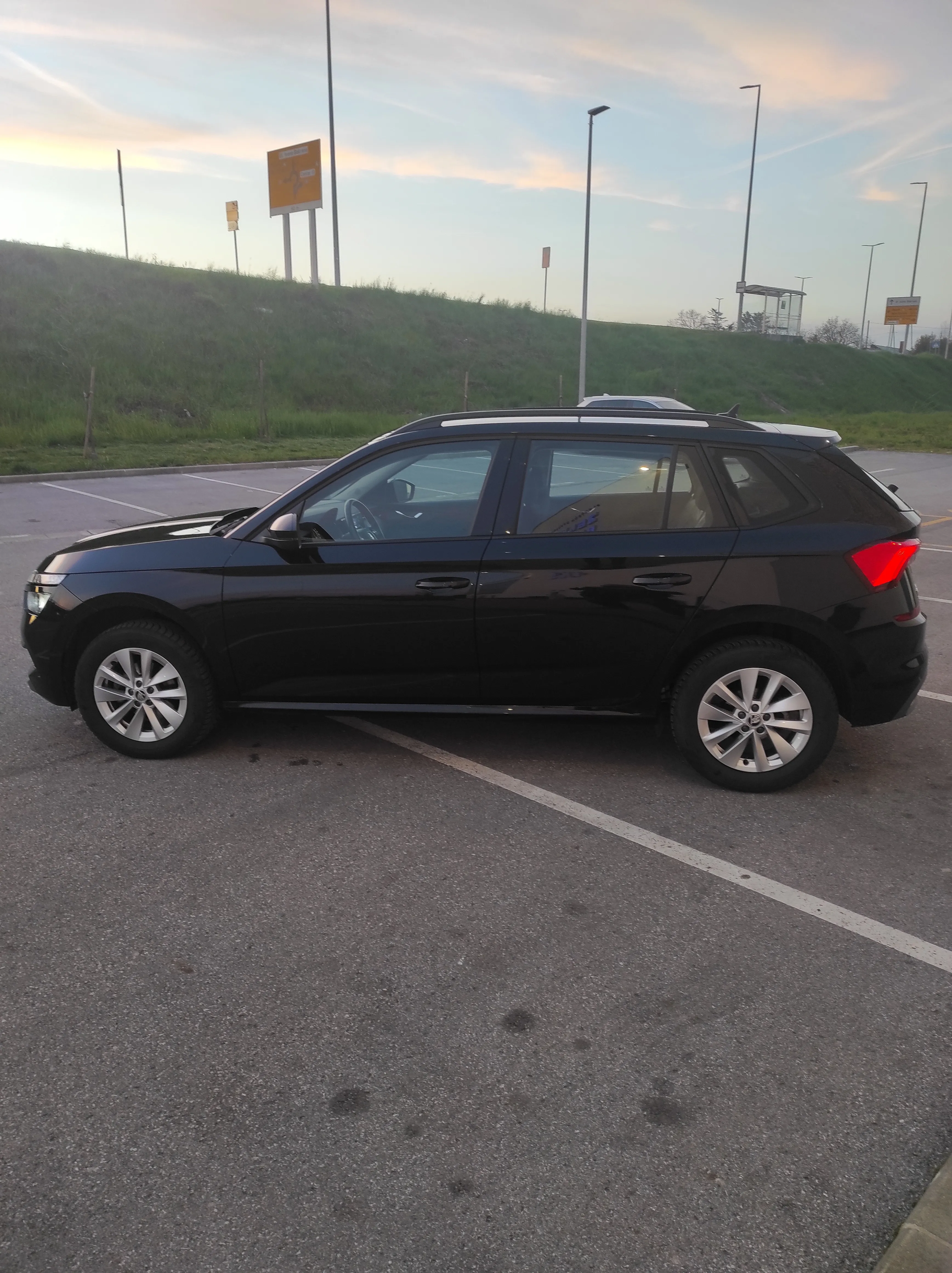 škoda kamiq 1.0 tsi - slika 4