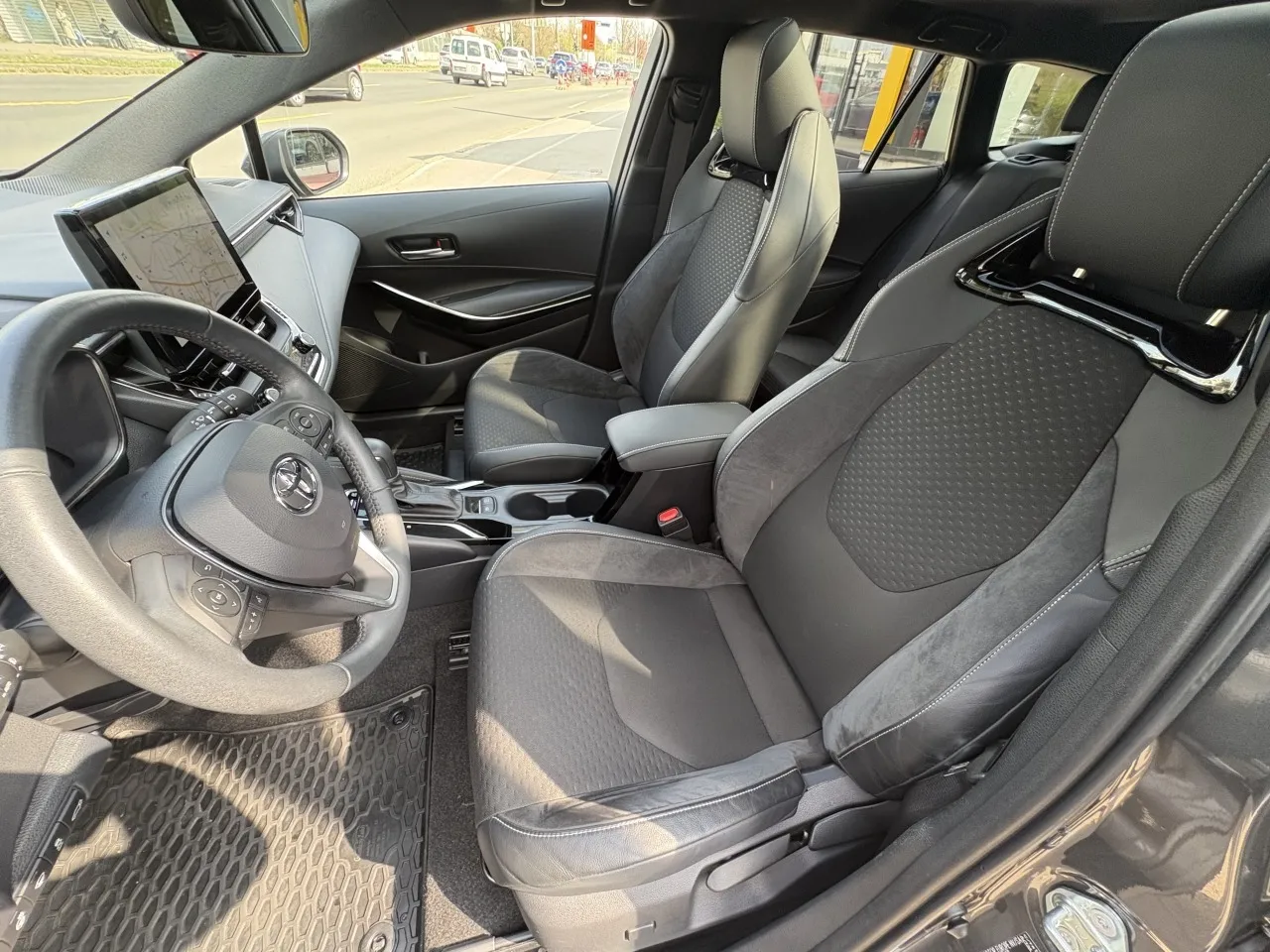 toyota corolla ts hybrid 1,8 vvt-i executive aut. - slika 12