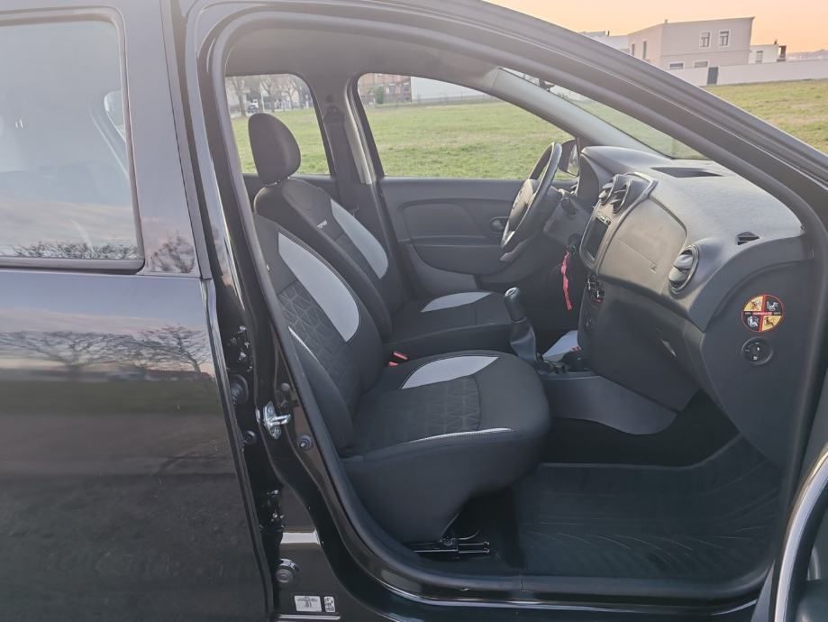 dacia sandero 0,9 tce 90,2014 god,99000 km,kartice - slika 8