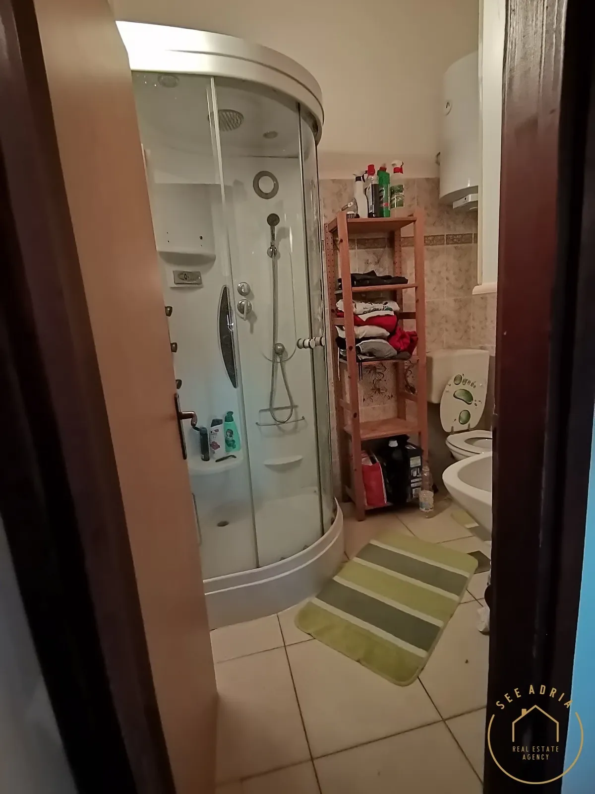 dvosoban stan u okolici novigrada - slika 18