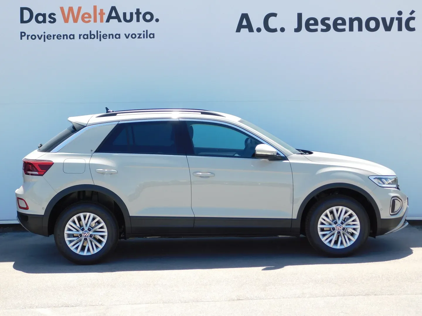 12834 volkswagen t-roc 1.0 tsi 4life - slika 4