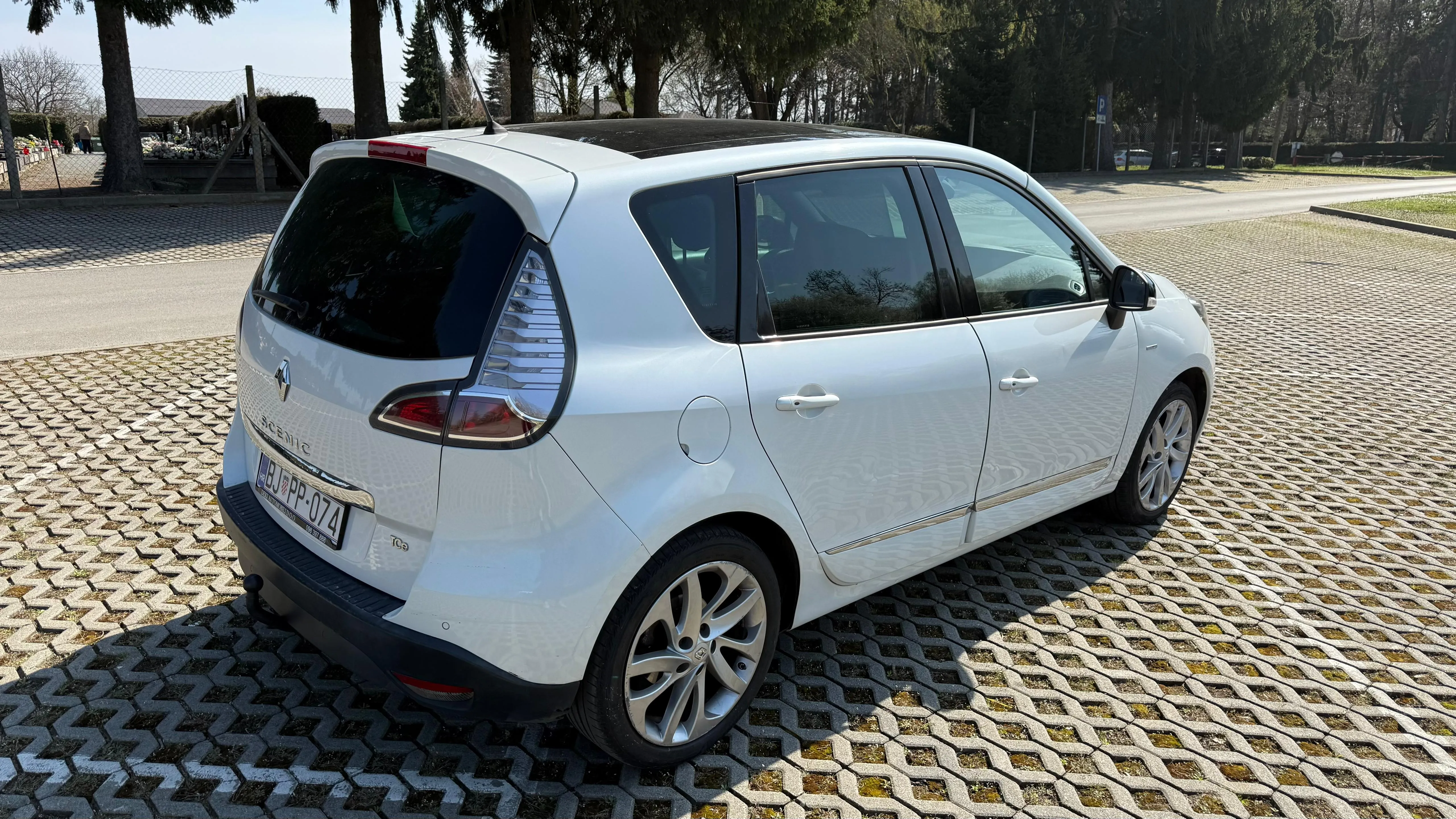 renault scenic tce 130, bose, panorama, kamera, top - slika 15
