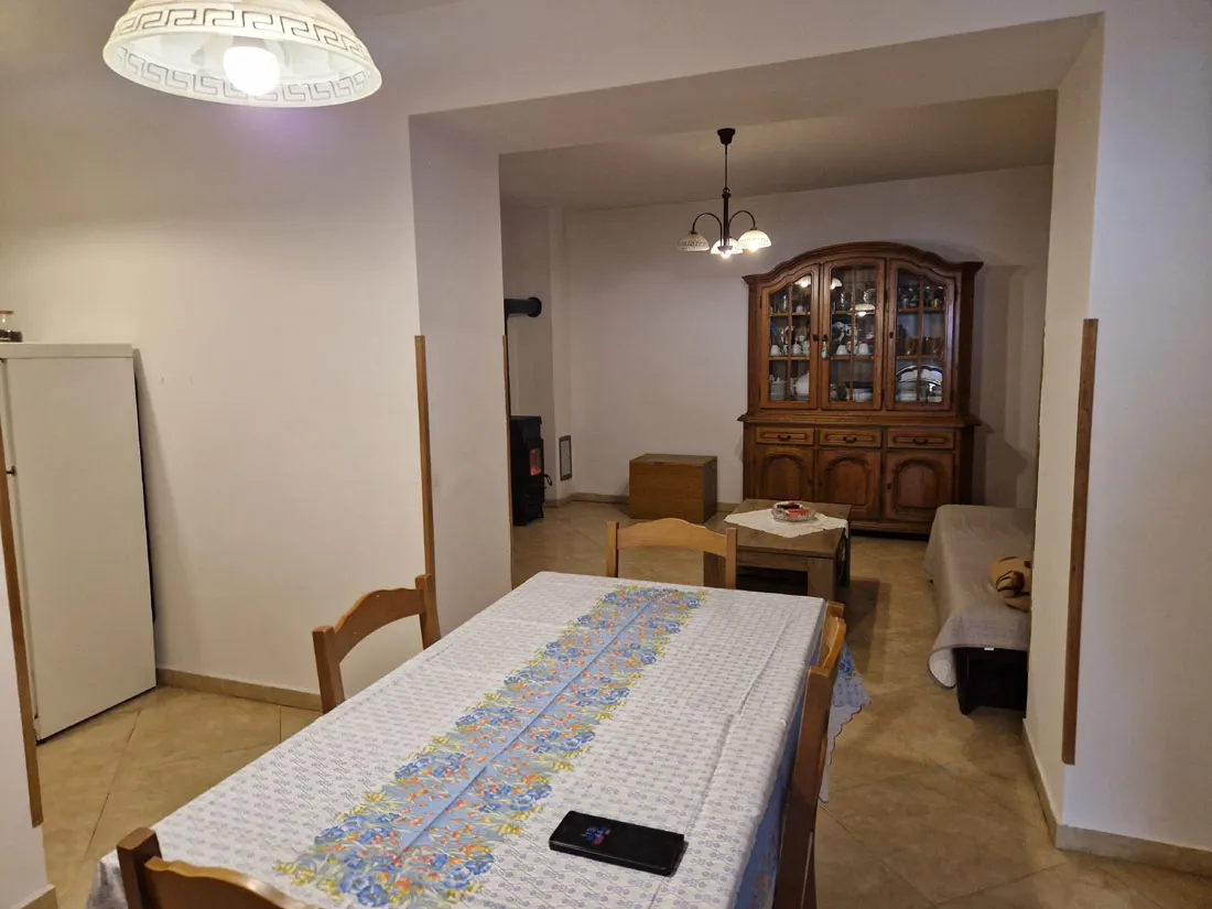 prodaja, tar – dvije kuće s tri odvojena stana - slika 10