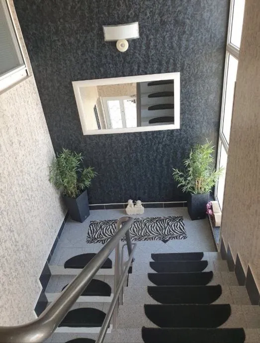 kuća: stambeno poslovna katnica, bilje, 330.00 m2 - slika 8