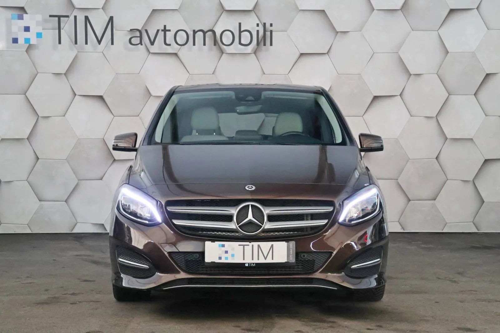 mercedes-benz b 200d 7g-dct urban 136km full led navi kamera - slika 5