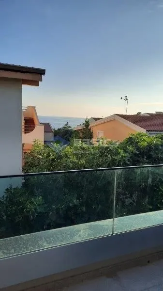 mandre-četverosoban stan 146,71 m2 na prvom katu + 2 pm - slika 3