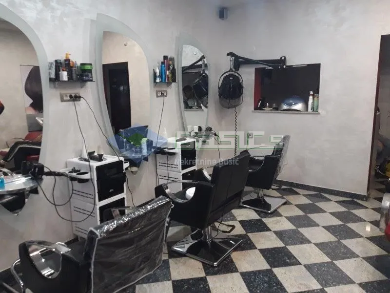 avenija dubrava-dvorišni lokal, opremljen za frizerski salon, 30 m2 - slika 1