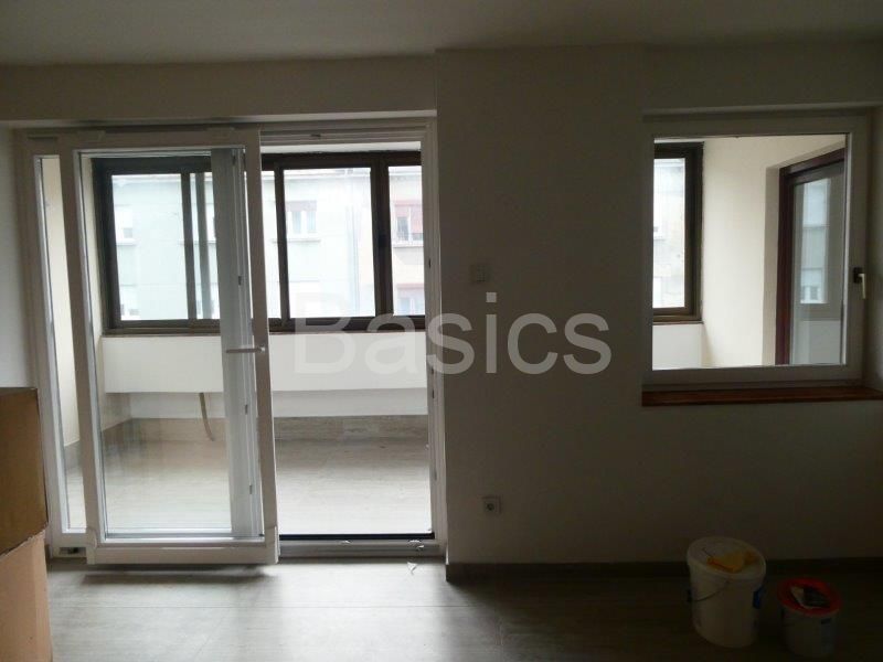 petrova -4soban, 130 m2, 1.kat, p.m. - slika 12