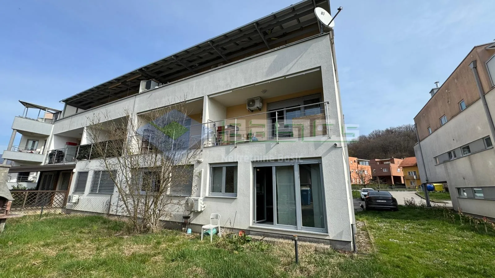 miroševec - trosobni stan s vrtom i dva parkirna mjesta - slika 15