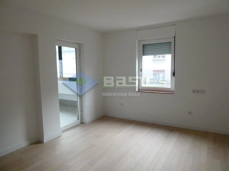 petrova -4soban, 130 m2, 1.kat, p.m. - slika 1