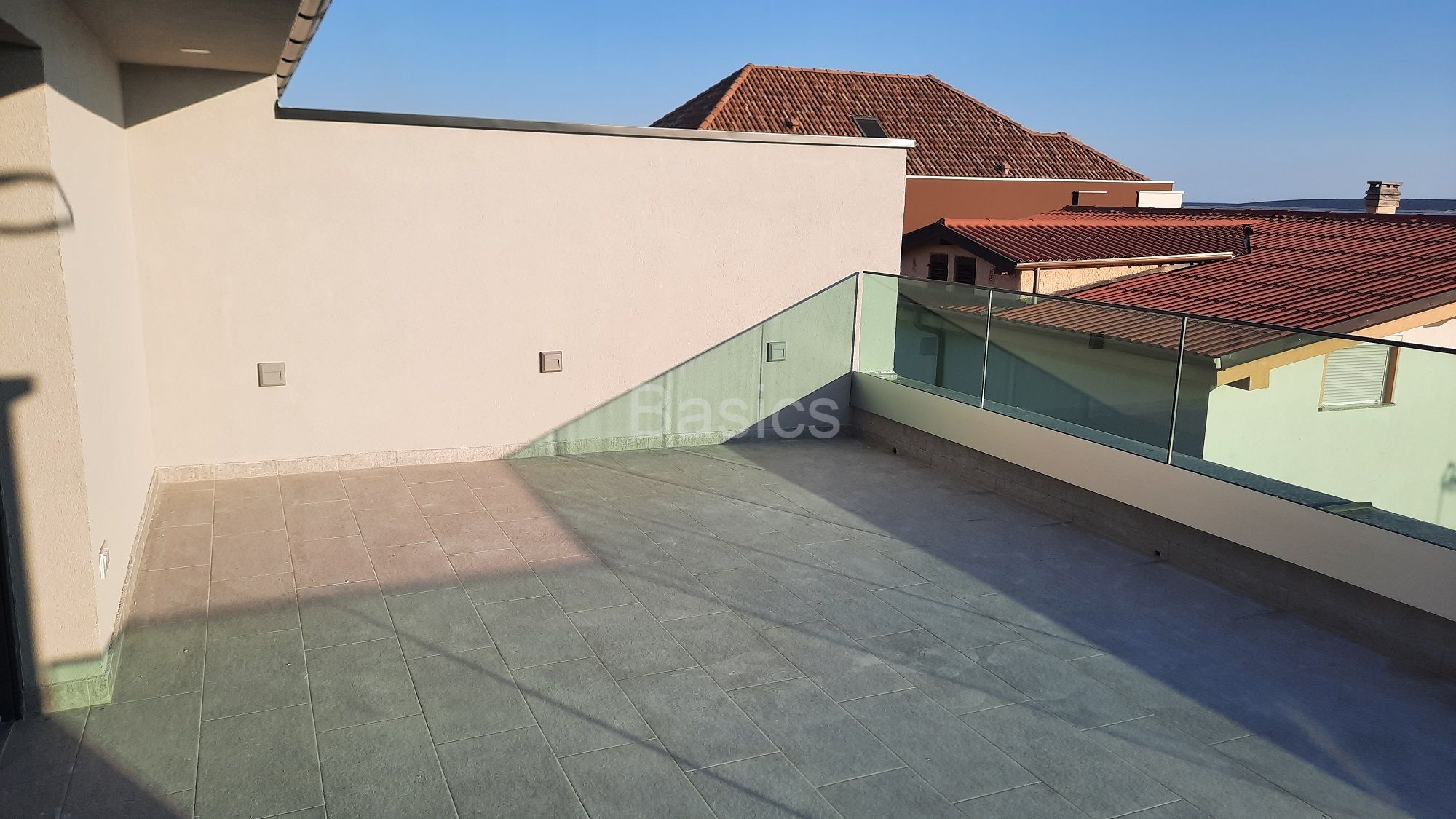 mandre-četverosoban stan 134,59 m2 u potkrovlju + garaža - slika 17