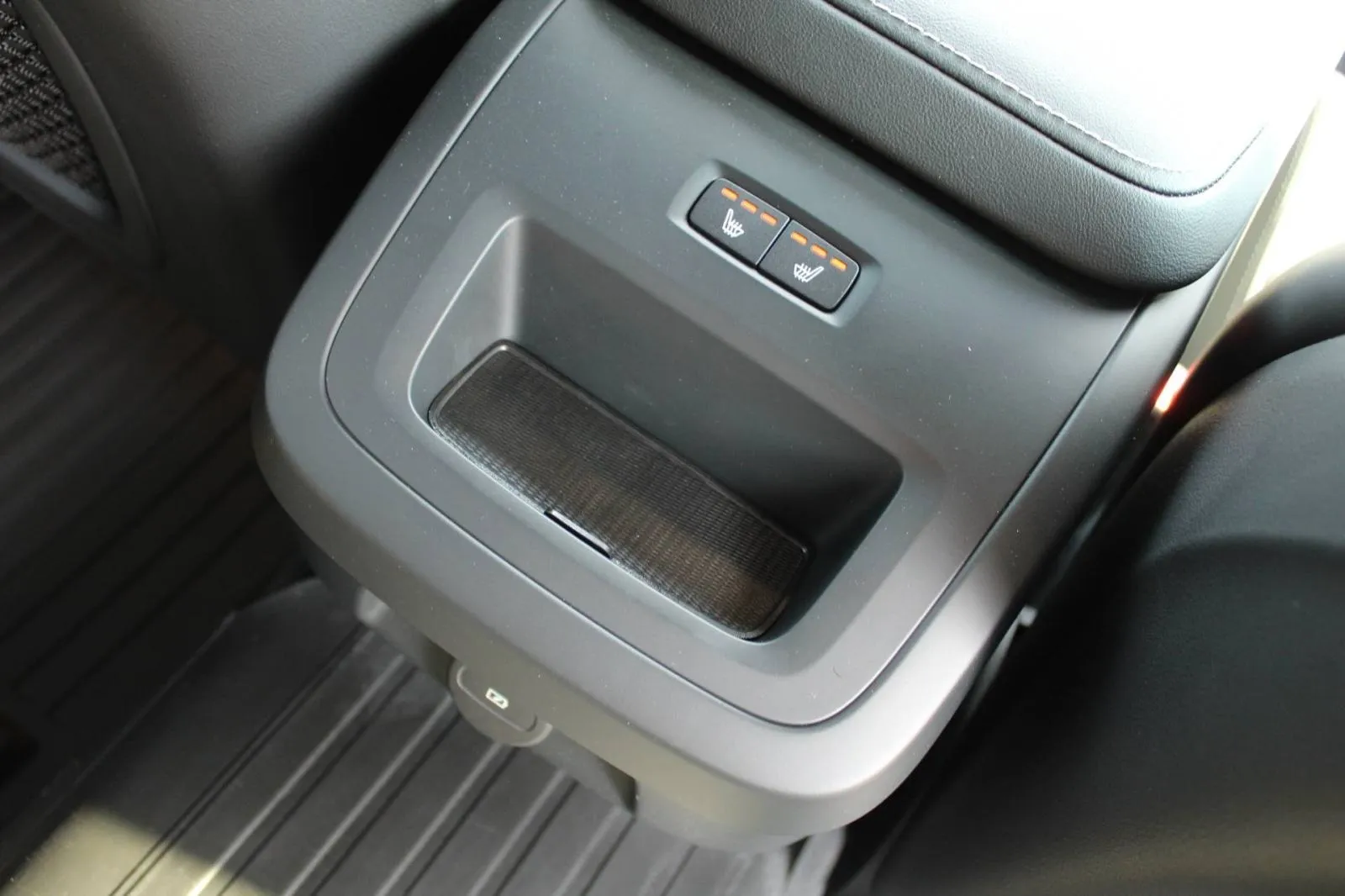 volvo v60 b3 automatik dark plus *led, navigacija, kamera* - slika 11