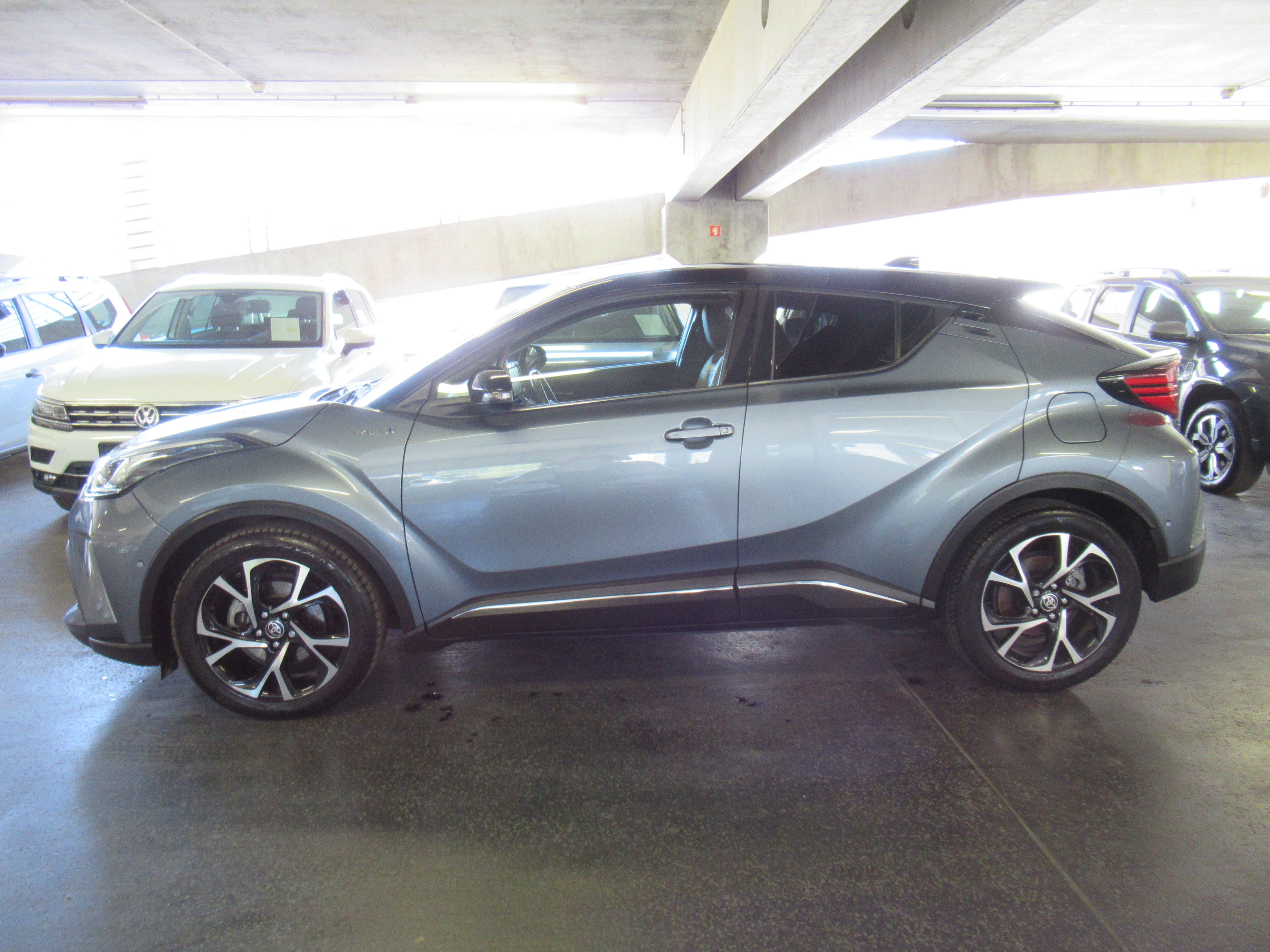 toyota c-hr 2.0 hibrid chic 184 km - slika 5