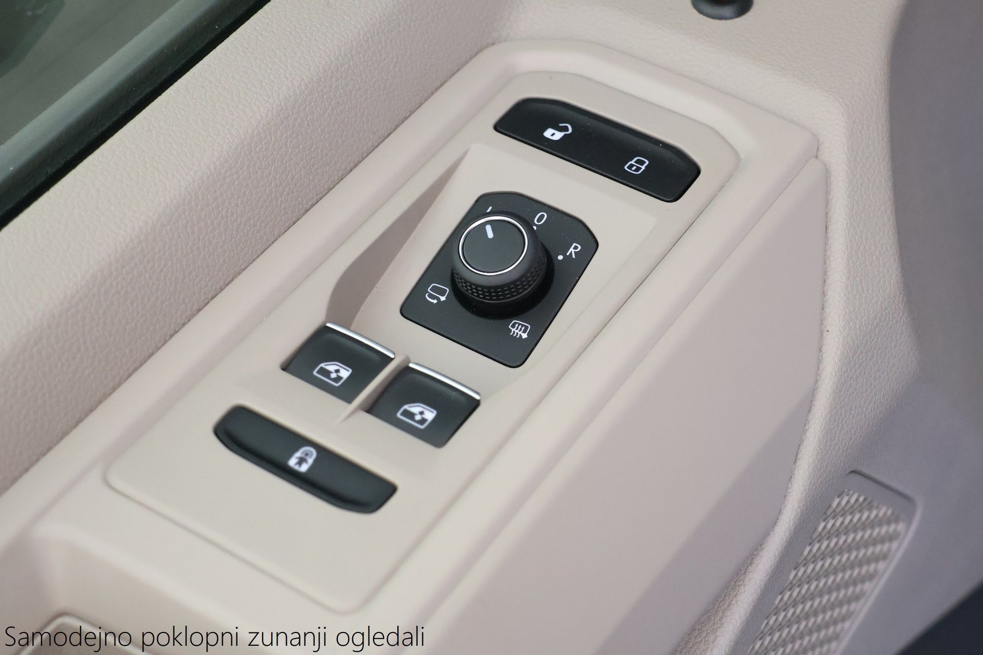 vw t7 multivan l2 2.0 tdi dsg edition cockpit kamera n1-teretno - slika 15