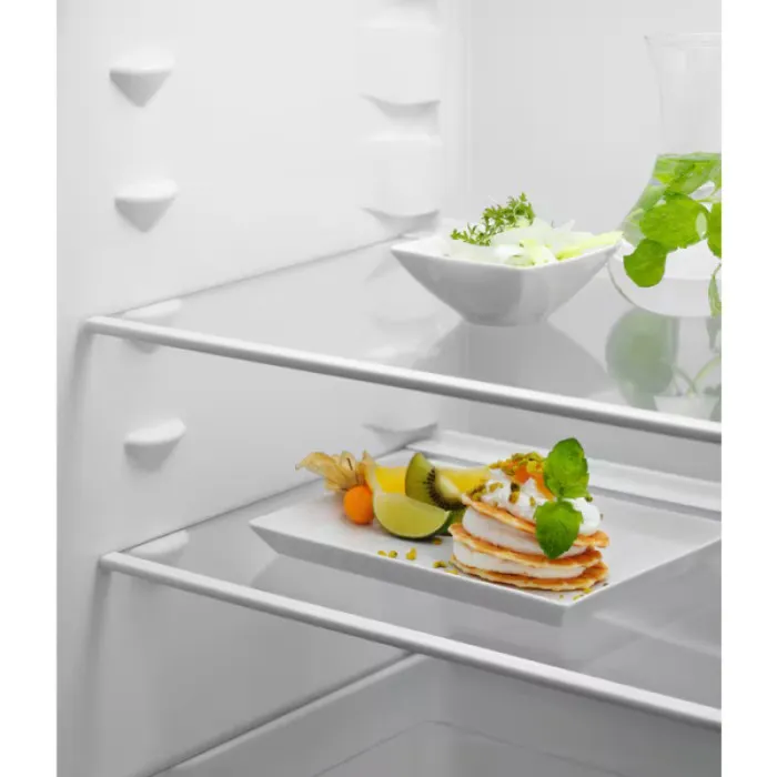 electrolux kts5le14s ugradbeni hladnjak s dvoja vrata / 1446 mm - slika 6